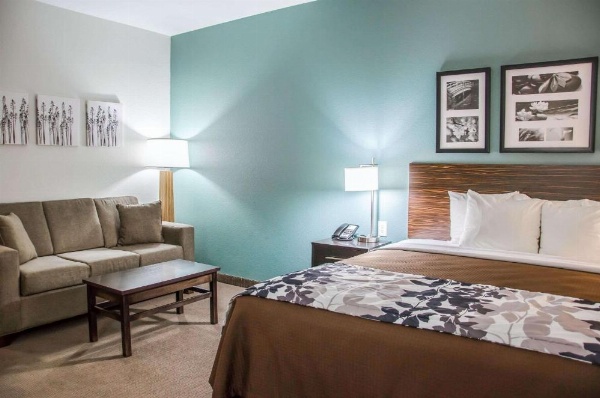 Sleep Inn & Suites Center image 12