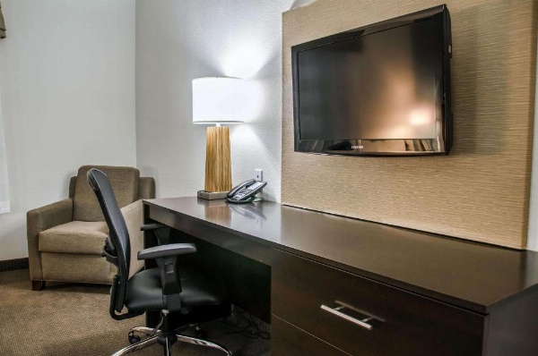 Sleep Inn & Suites Center image 15