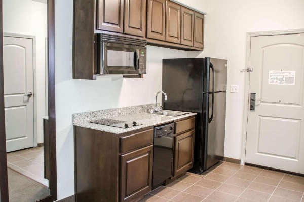 Sleep Inn & Suites Center image 17