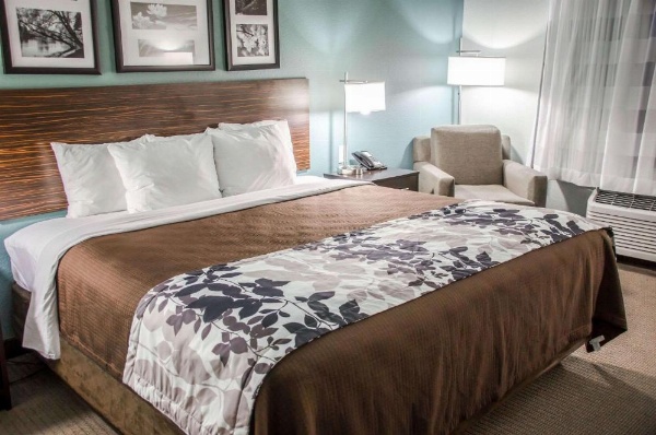 Sleep Inn & Suites Center image 18