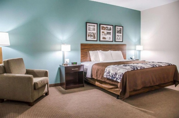 Sleep Inn & Suites Center image 24
