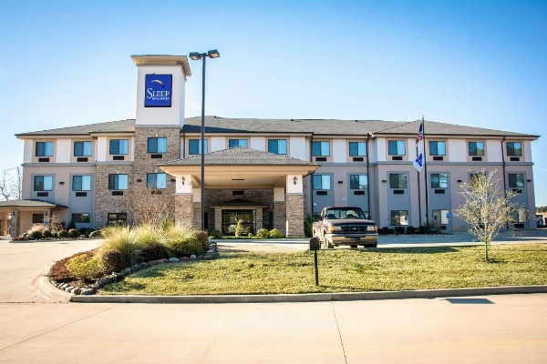 Sleep Inn & Suites Center image 4